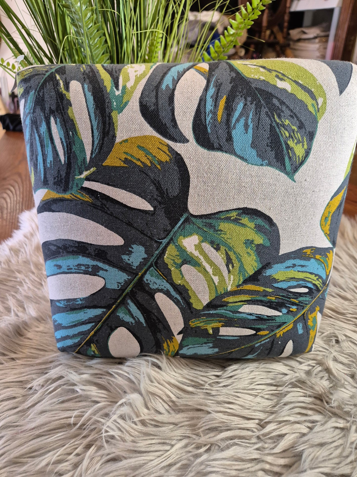 Repose pied tissu Monstera emeraude ou cannage