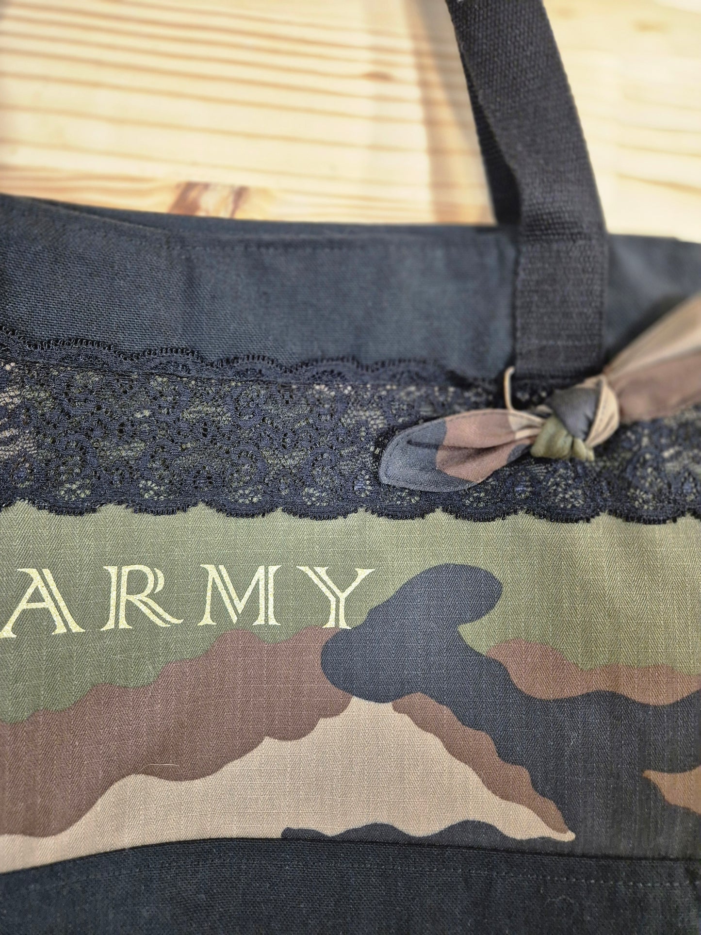 Cabas sac, tissu toile de coton camouflage et dentelle