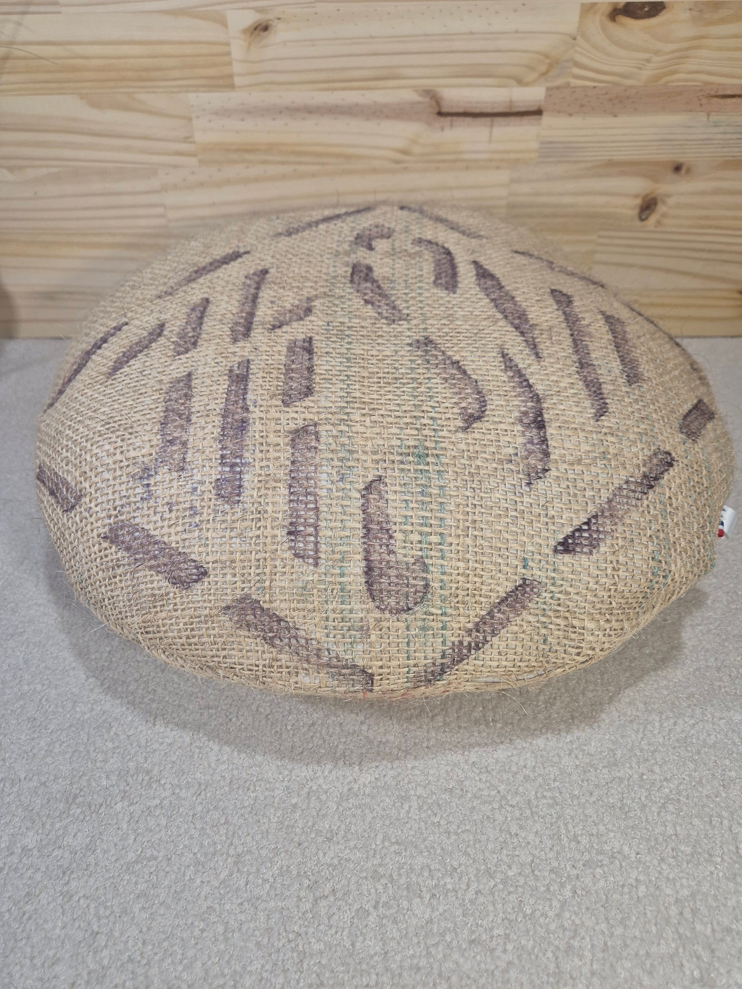 Coussin en toile de jute ancienne