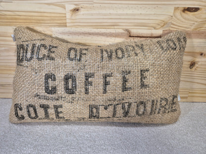 Coussin en toile de jute ancienne