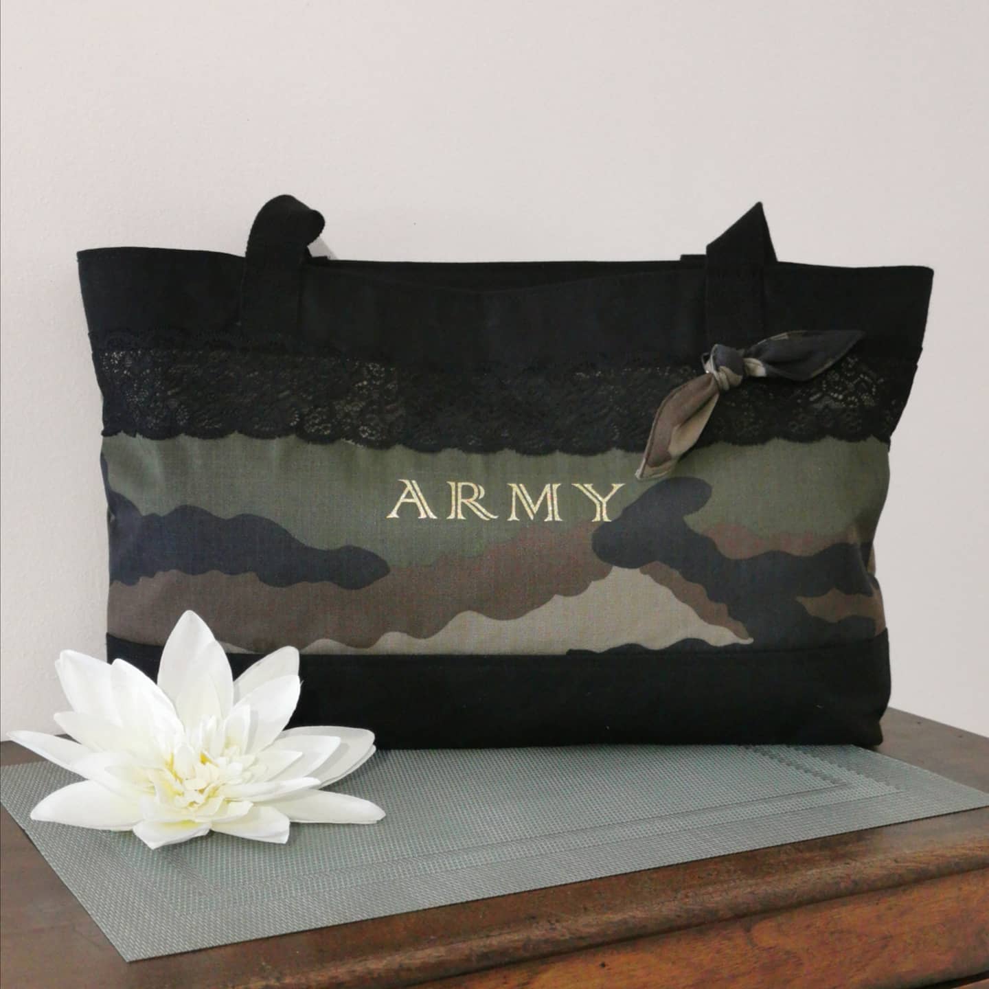 Cabas sac, tissu toile de coton camouflage et dentelle