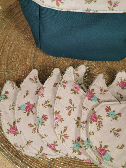 Corbeille avec lingettes larmes